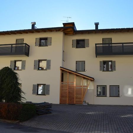 Apartmán Casa Olivati Pellizzano Exteriér fotografie